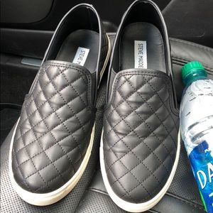 Steve Madden Tuffed shoes